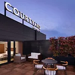 Courtyard By Marriott Paris Porte De Versailles فندق