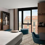 فندق Courtyard By Marriott Paris Porte De Versailles إسّي لي مولينو