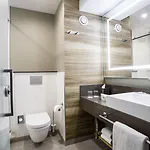 Courtyard By Marriott Paris Porte De Versailles Issy-les-Moulineaux