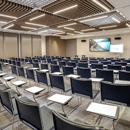 Courtyard By Marriott Paris Porte De Versailles 4*