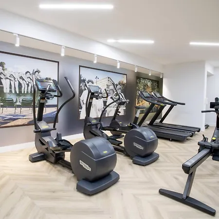 Courtyard By Marriott Paris Porte De Versailles 4* Issy-les-Moulineaux