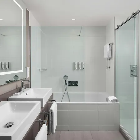 Courtyard By Marriott Paris Porte De Versailles Hotel