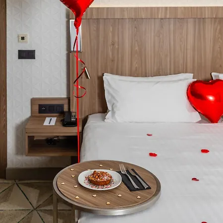Hotel Courtyard By Marriott Paris Porte De Versailles 4*