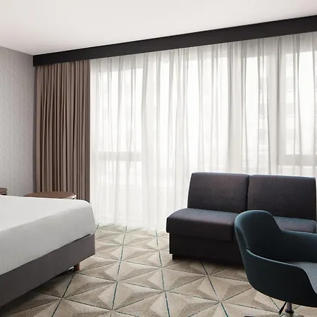 Hotel Courtyard By Marriott Paris Porte De Versailles 4*