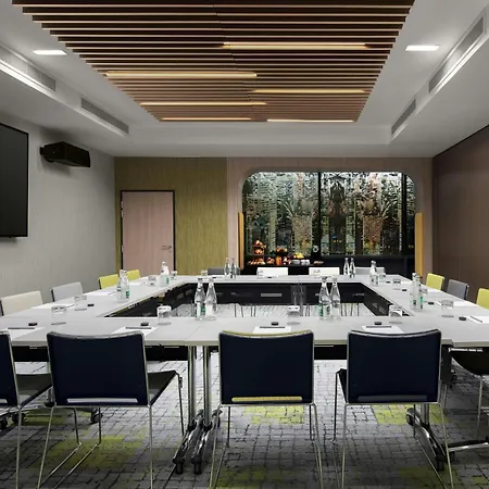 Courtyard By Marriott Paris Porte De Versailles 4*