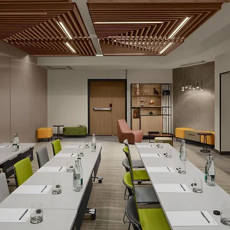 Courtyard By Marriott Paris Porte De Versailles Ξενοδοχείο Issy-les-Moulineaux