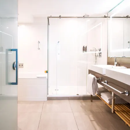 Courtyard By Marriott Paris Porte De Versailles Issy-les-Moulineaux