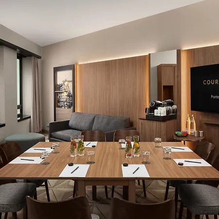 Courtyard By Marriott Paris Porte De Versailles 4* Issy-les-Moulineaux
