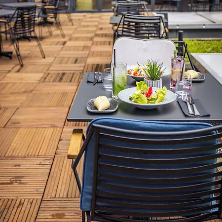 Hotel Courtyard By Marriott Paris Porte De Versailles 4*