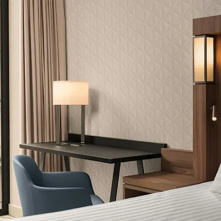 فندق Courtyard By Marriott Paris Porte De Versailles