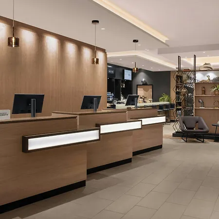 Hotel Courtyard By Marriott Paris Porte De Versailles