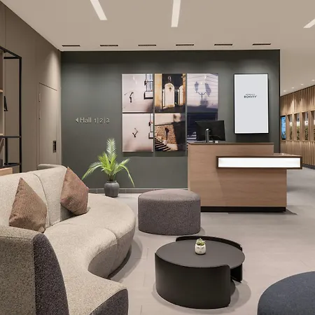 Courtyard By Marriott Paris Porte De Versailles