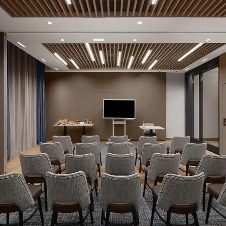 Courtyard By Marriott Paris Porte De Versailles