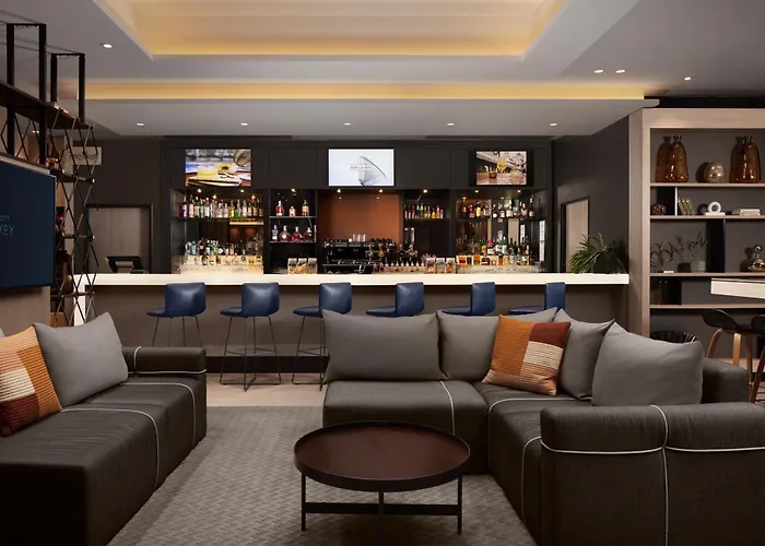 호텔 Courtyard By Marriott Paris Porte De Versailles 이씨레물리노