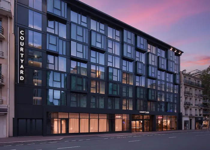 Courtyard By Marriott Paris Porte De Versailles Hotel 4*
