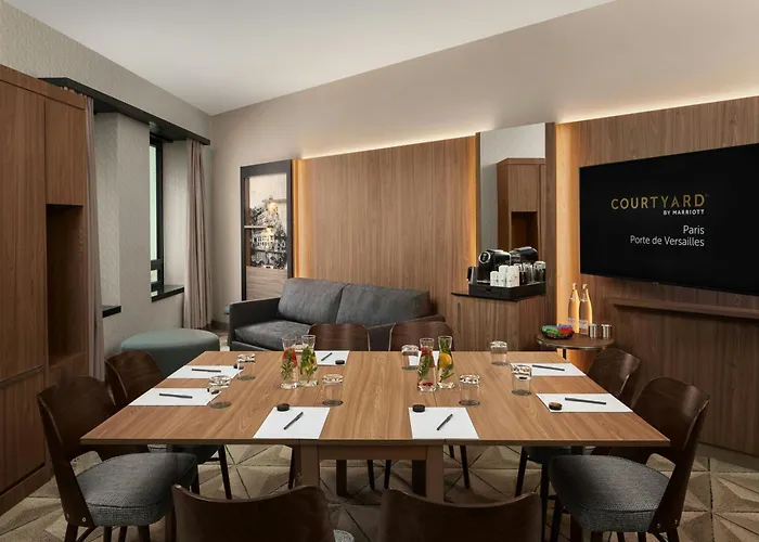 Courtyard By Marriott Paris Porte De Versailles ホテル 4*