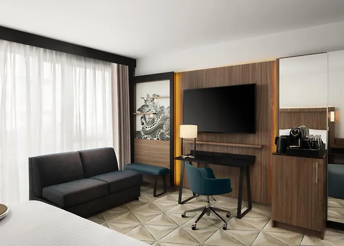 Courtyard By Marriott Paris Porte De Versailles 4*