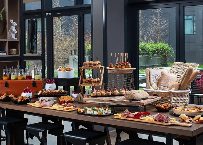 Courtyard By Marriott Paris Porte De Versailles 4* Issy-les-Moulineaux