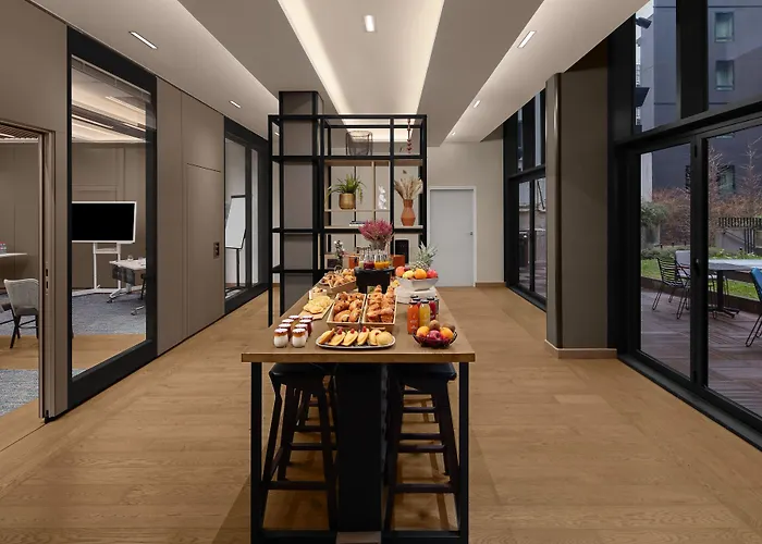 Courtyard By Marriott Paris Porte De Versailles Hotel