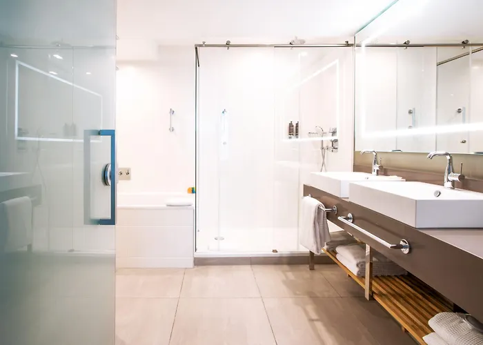 Courtyard By Marriott Paris Porte De Versailles Issy-les-Moulineaux