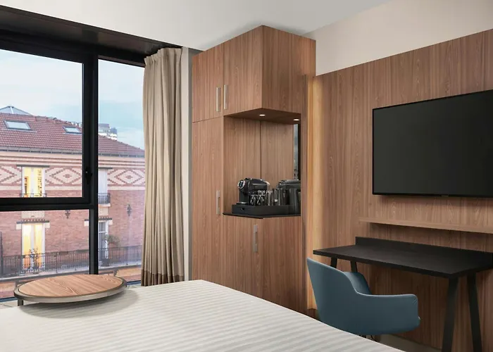 Hotel Courtyard By Marriott Paris Porte De Versailles 4*