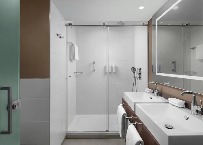 Hotel Courtyard By Marriott Paris Porte De Versailles